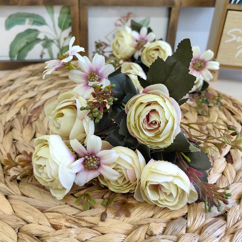 Искусственные цветы в Улан‑Удэ | Цветы искусственные «Камелии с мелкоцветом», сиренево-молочные, букет